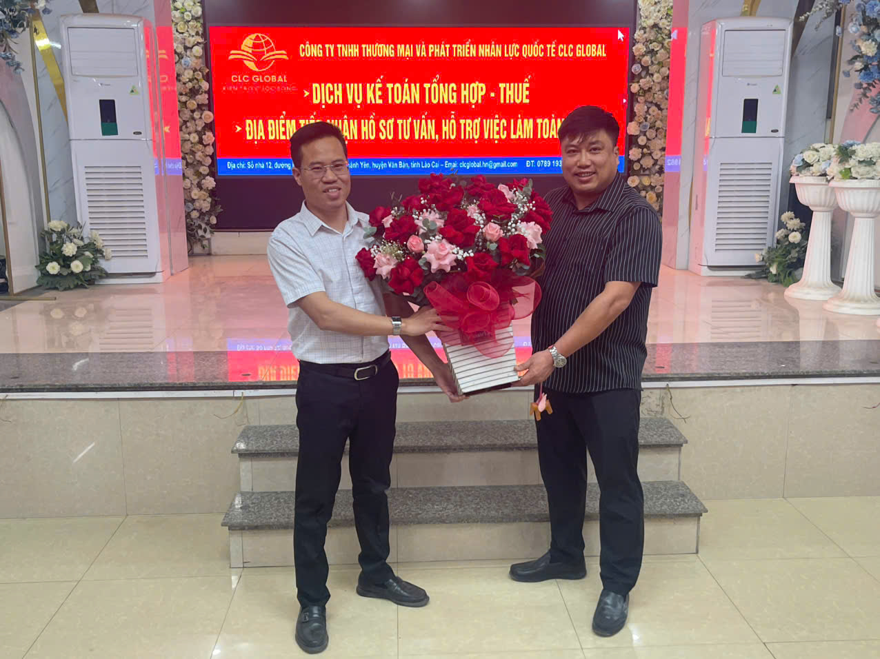 Hoạt động tuyên dương nhân viên suất sắc